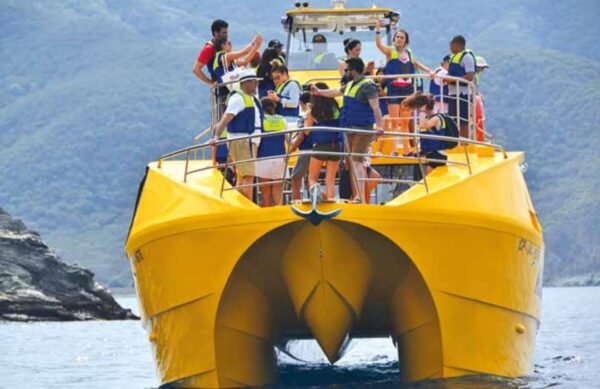 catamaran santa marta