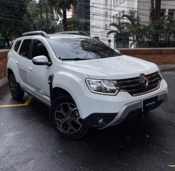 Camioneta renault, la mas usada para prestar el transporte aeropuerto santa marta